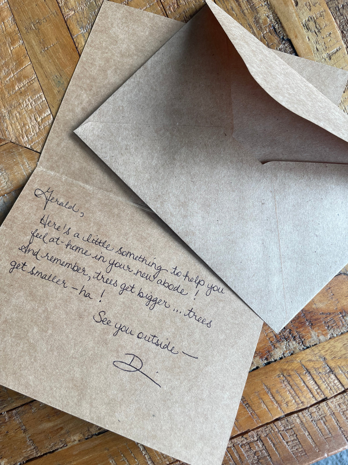 Natural pine-cone packaging accents